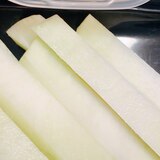 大根のさっぱりと合う‼ピリ辛タレのスティックサラダ